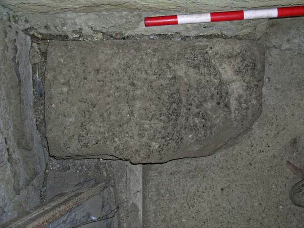 V.16, Herculaneum. May 2004. Base of stairs. Photo courtesy of Nicolas Monteix.